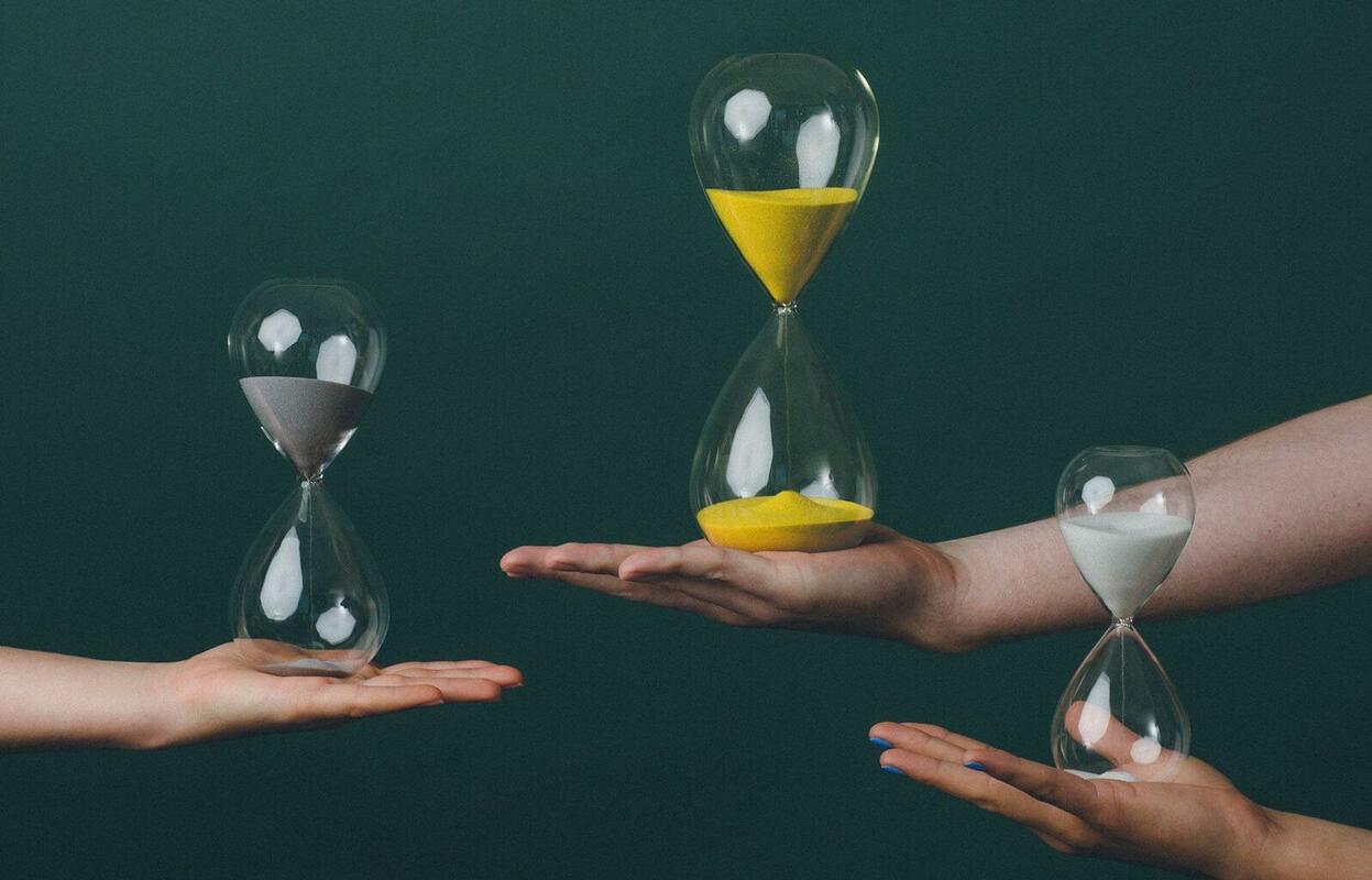 What is ACV in sales? ACV vs. ARR (+examples)