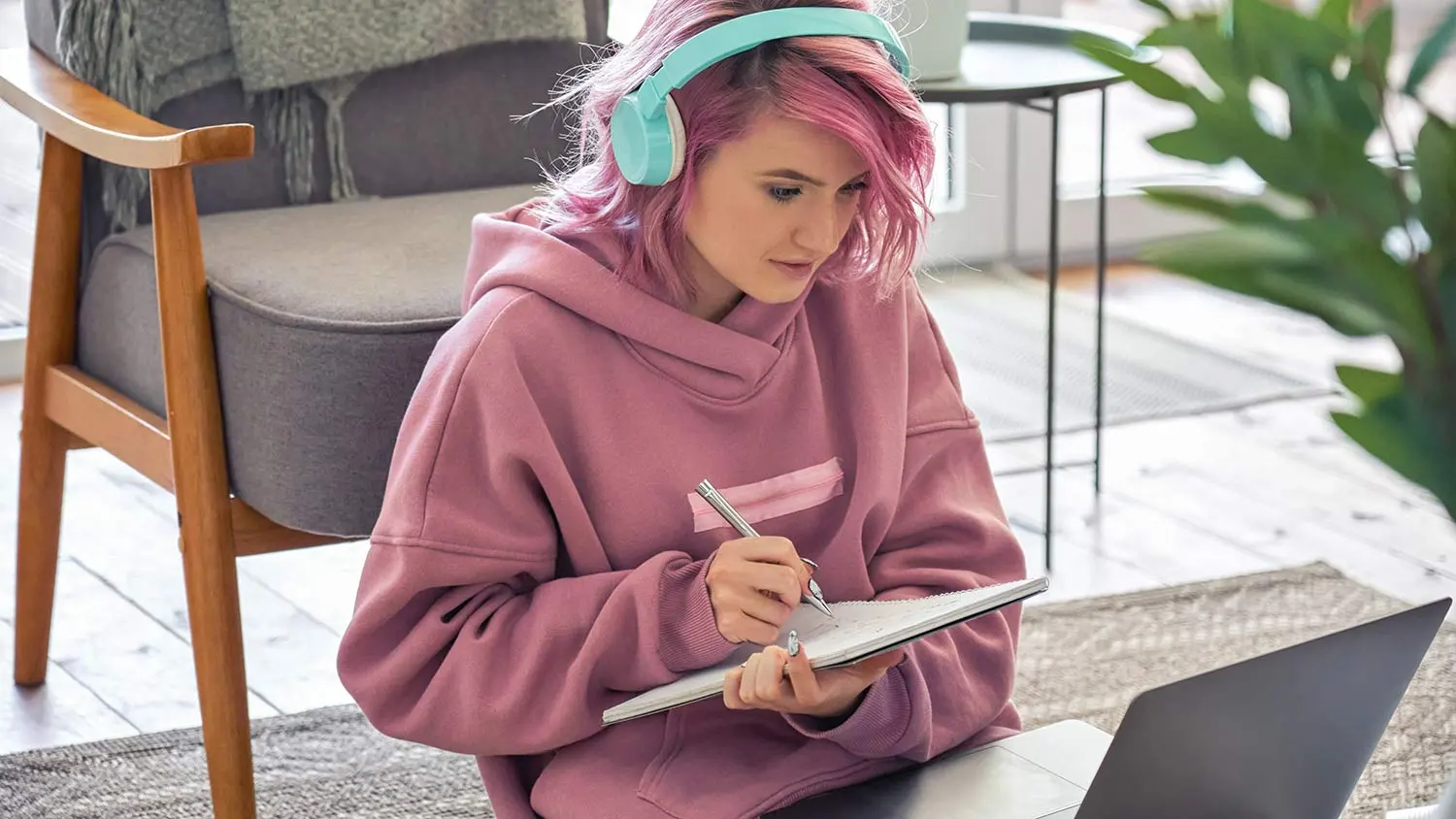 Can You Work Without Meetings? Salesforce Tried for Another Week