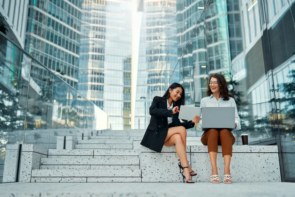 PPC Experts vs PPC Agencies: When to Use an Expert Over an Agency