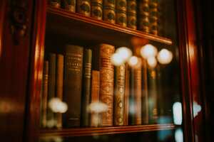 8 Unexpected Marketing Lessons from History's Most Influential Leaders