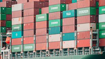 Supply Chain KPIs: What to Track & Improve