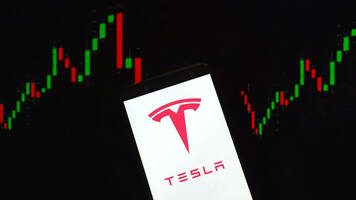 Tesla Misses on Q1 Revenues and Earnings – Similarweb Data Shows Why 