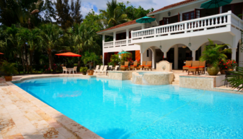 Sales Fails: "I fell into the pool while showing a luxury home"