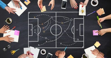 Perfect Pitch Sales Training on How To Read (And Win) The Room