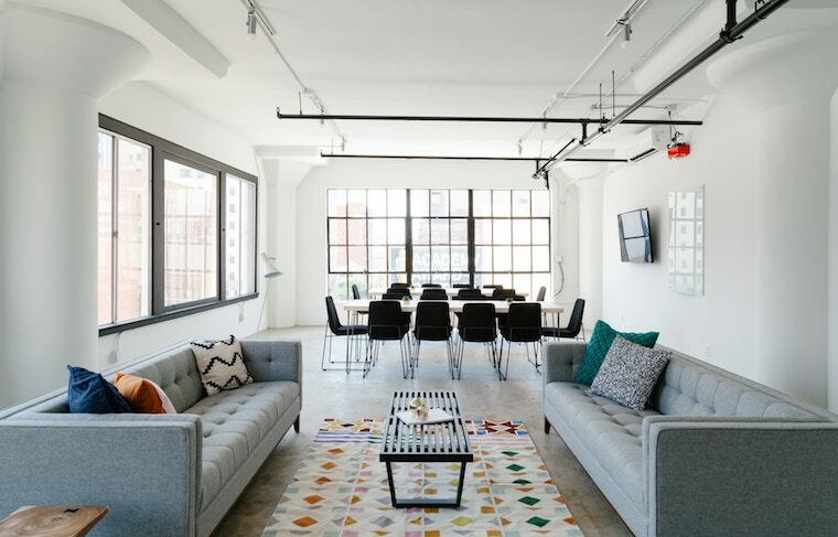 What Is Clickbait? A Guide to Avoiding Clickbait Headlines