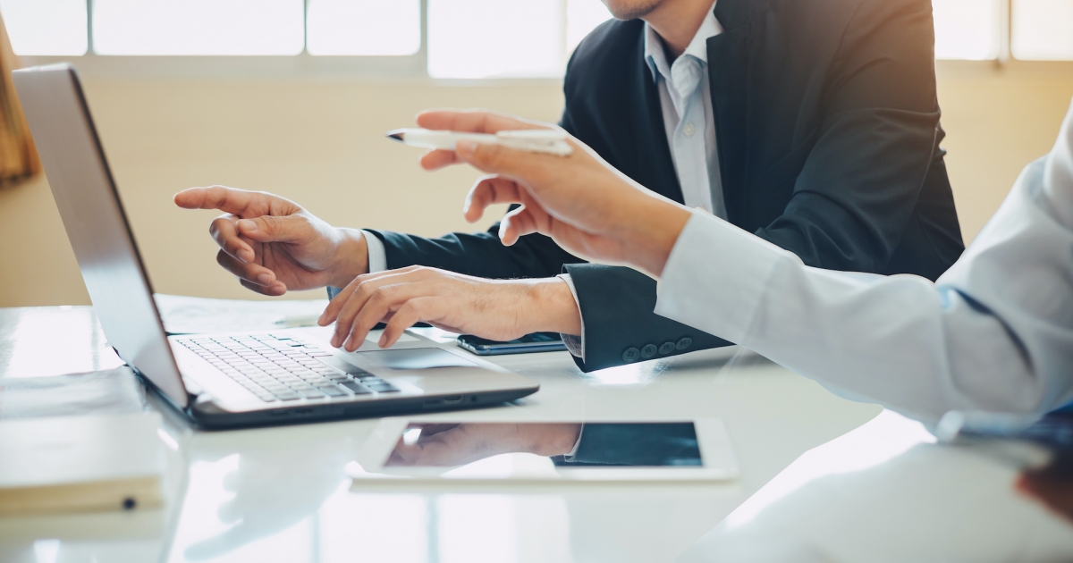 Bridging quantitative and qualitative insights with Interactive Path Flows