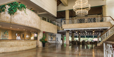 Hotel Las Américas: A Five-Star Venue with Old Town Charm