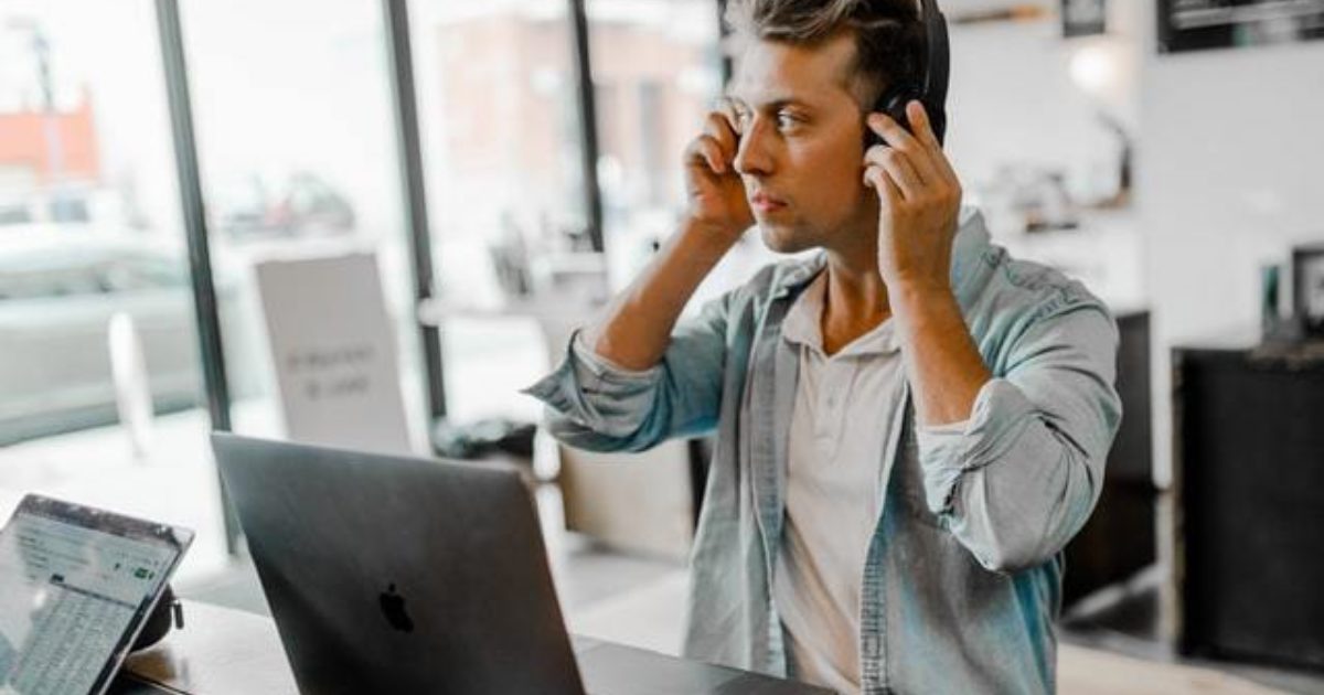 How to Guide Sales Calls in Real-Time: 4 Manager Best Practices