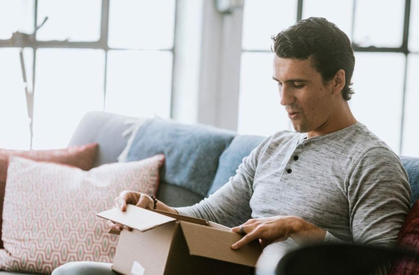 How to show employee appreciation with gifts that engage