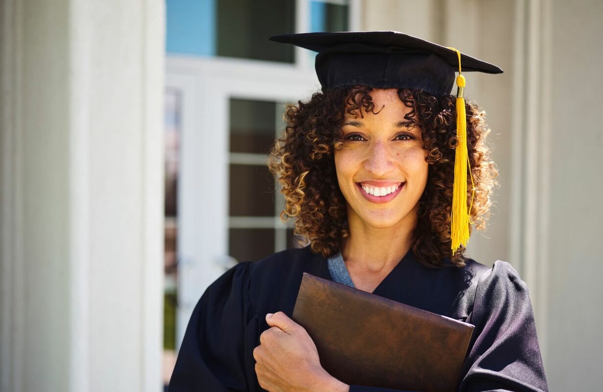 Why Should Higher Education Organizations Fundraise With An Innovative Tool Like Texting?