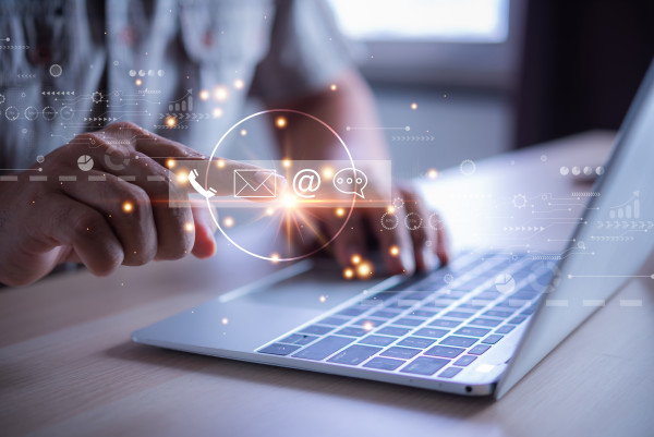 Contact Center Channels: Definitions, Types & Uses