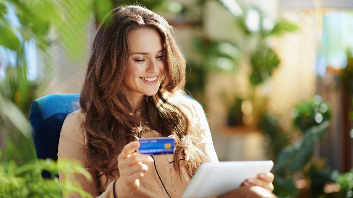 8 irresistible customer loyalty email examples to win over your audience