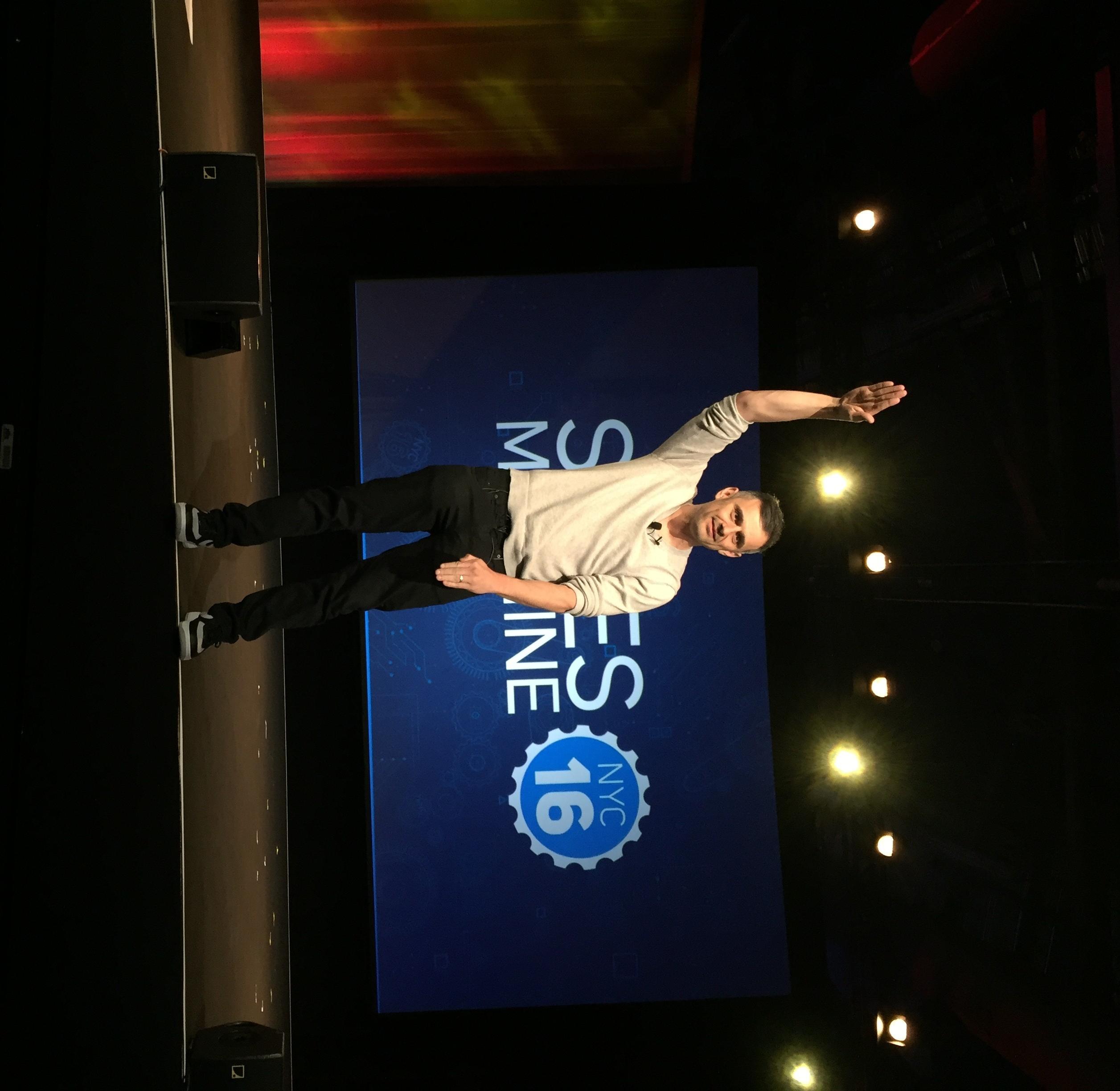 How #SocialSelling Got Me Front Row Seats at #SalesMachine for Gary Vaynerchuk