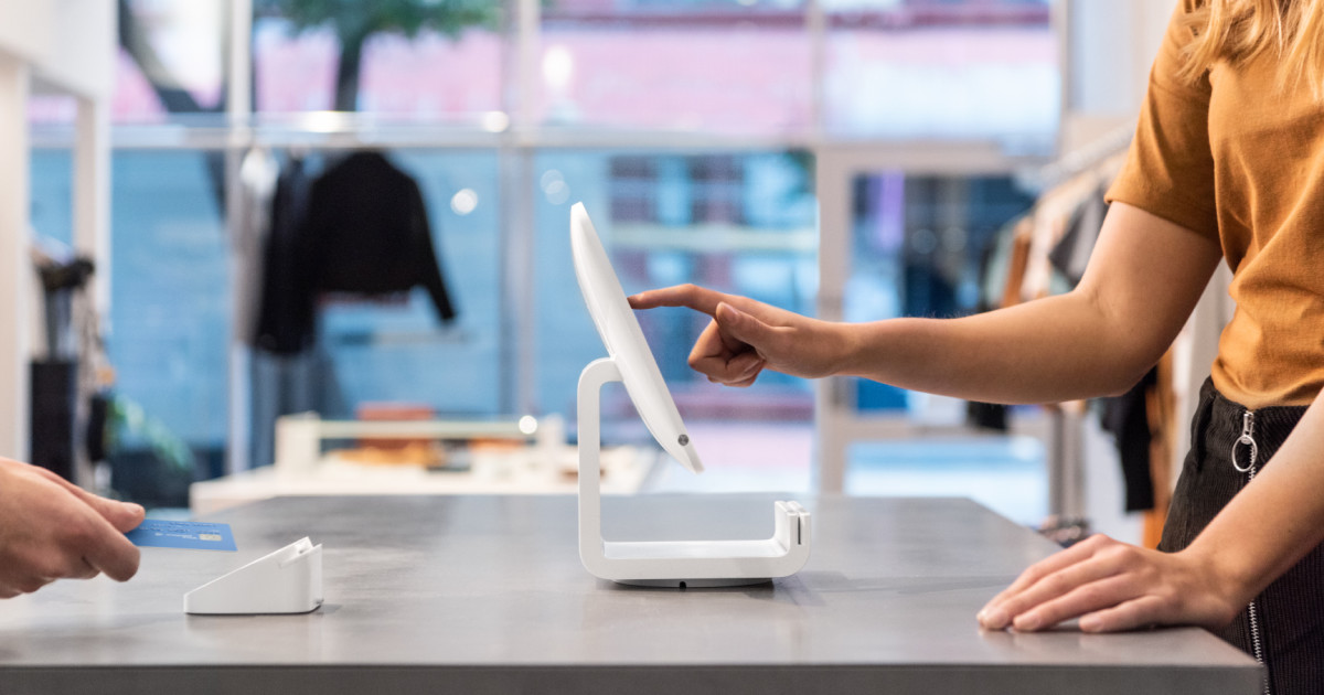 What to Consider When Pricing Online vs. In-store