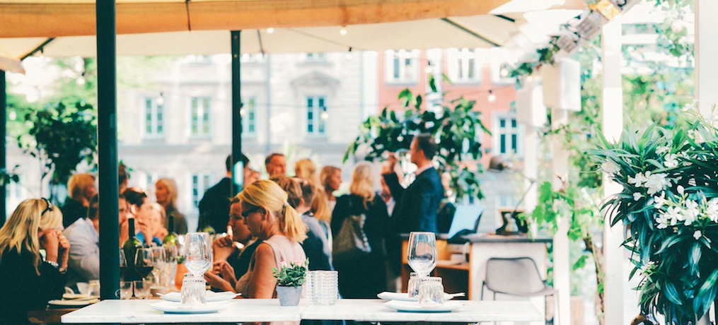 How to Plan a Successful Charity Event (8 Steps)