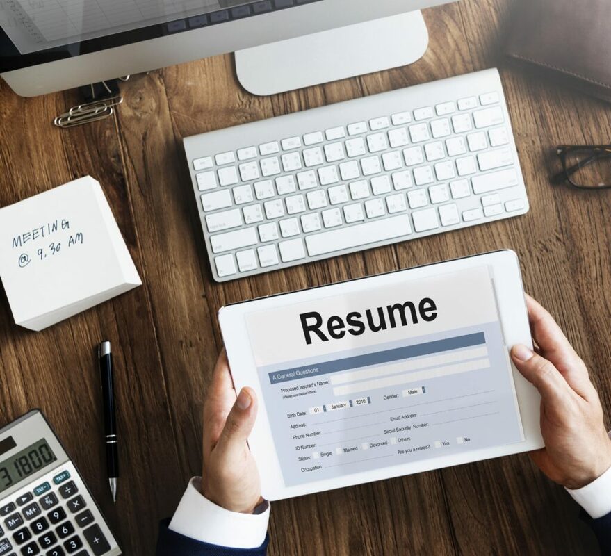 The all-in-one resource on the best resume parsing software for maximum efficiency