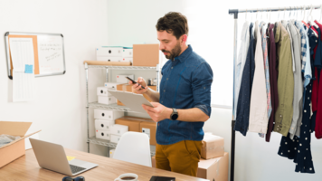 The Best Times to Send a Text Message