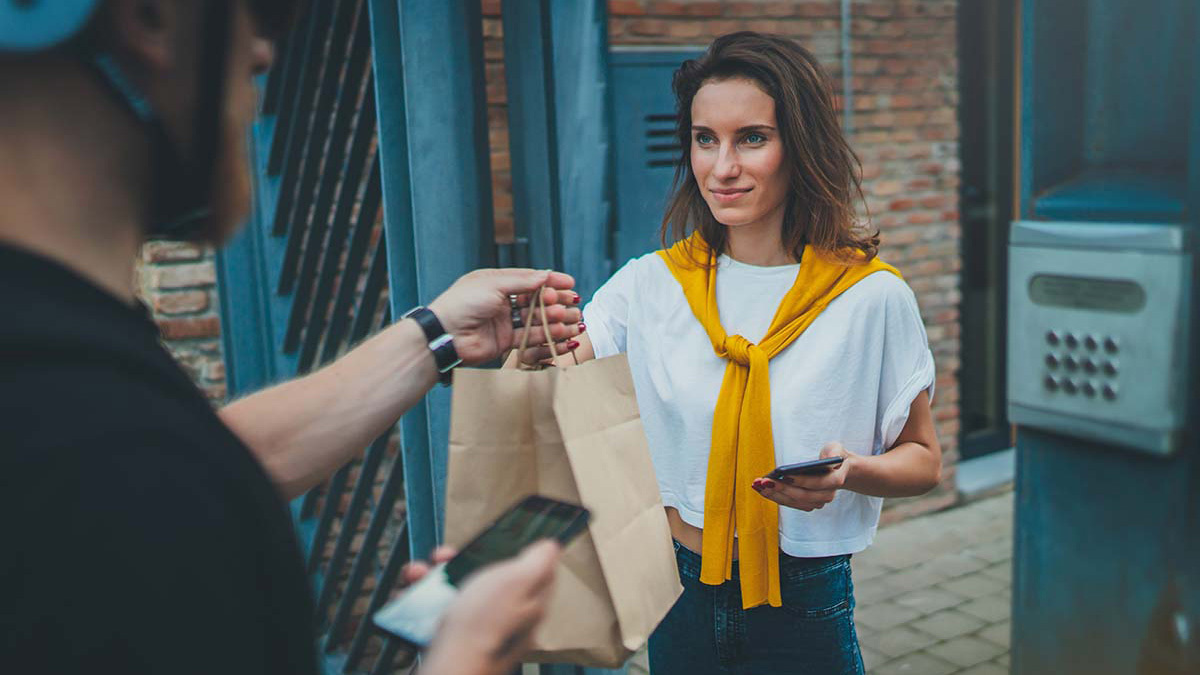 Customer vs consumer: definitions, similarities and differences  