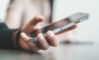 19 auto-reply text message examples and how to set them up