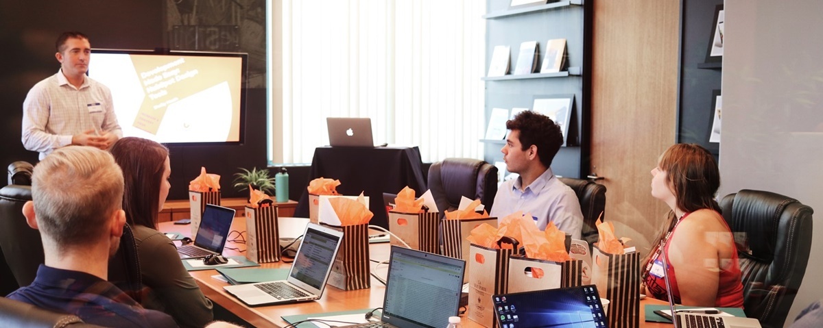 20+ Best Direct Marketing Examples For You To Learn