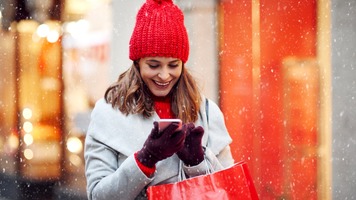 5 creative holiday marketing campaigns to charm your customers
