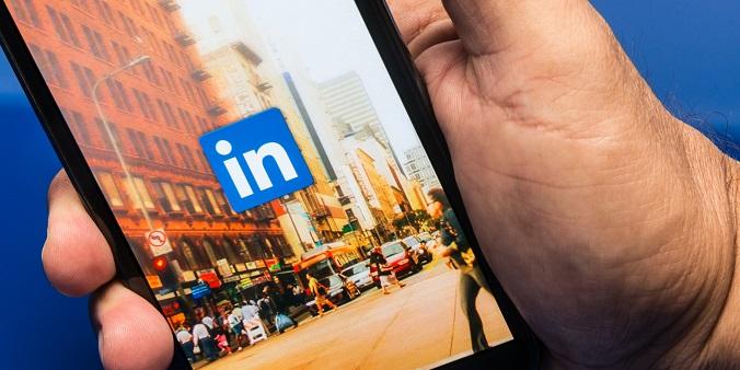 4 Ways to Help Sales Reps Optimize Their LinkedIn Profiles