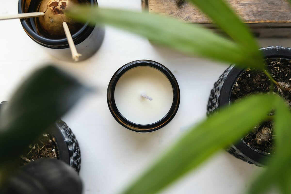 How This Candle Company Donates Its Profits to Homelessness