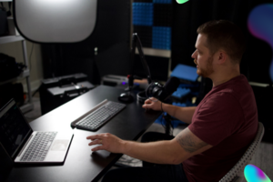 Remote podcast recording: The secret to accessing the best podcast guests