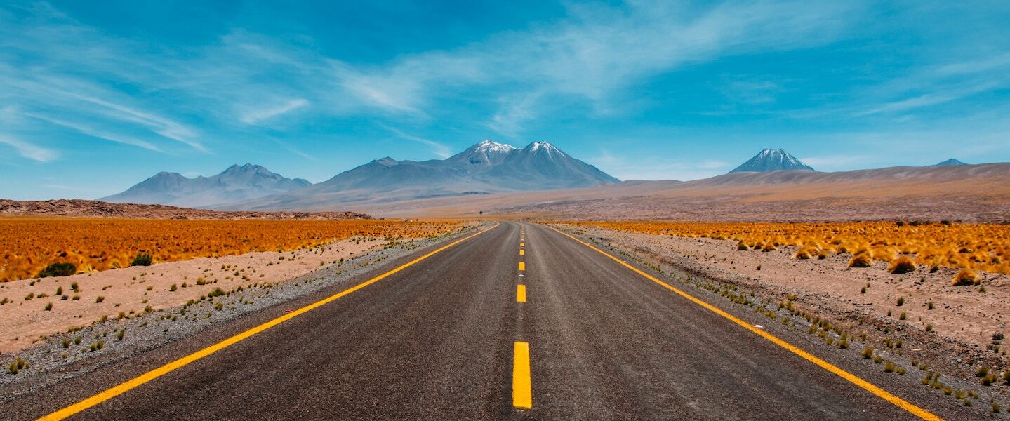 5 Benefits of Aligning Sales & Customer Success + Tips & How To's