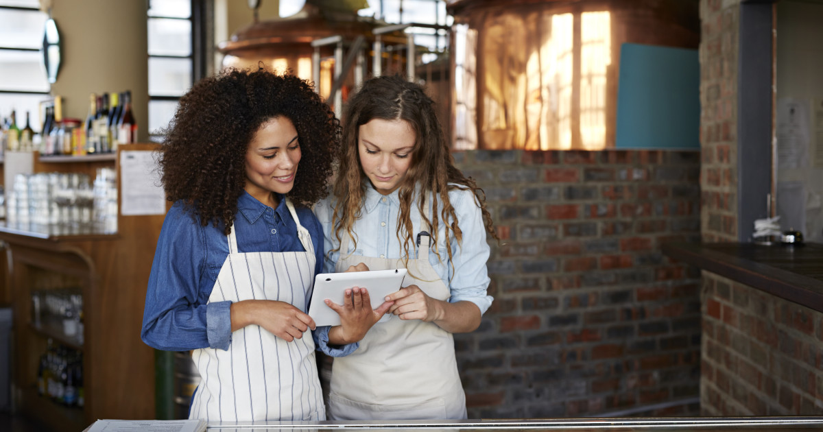 Restaurant and Bar Staffing Guide: Tips to Run, Grow and Train Your Team