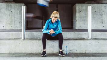 Apple Watch vs. Garmin: Who wins the online conversation?