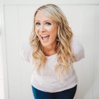 Julie de Azevedo Hanks