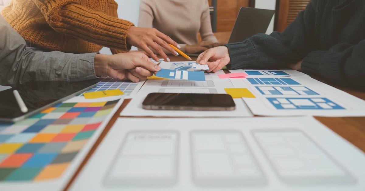 How HoneyBook Made Research Available to Everyone