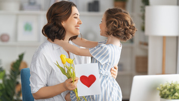 5 Mother's Day email marketing ideas to win hearts and sales