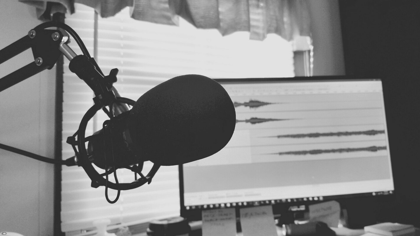 19 Best Sales Podcasts You Should Check Out