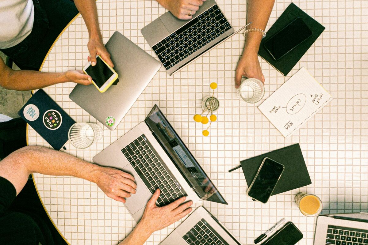 Customer Engagement Strategy Guide: How to Build Connections