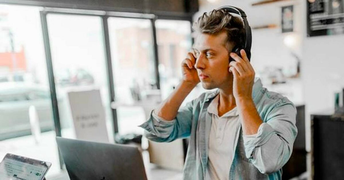 How to guide sales calls in real-time: 4 manager best practices