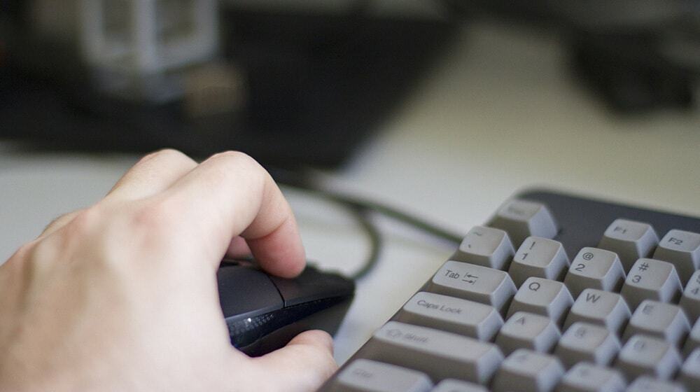 What is a drag and drop website builder, and what's an easier site-building tool?