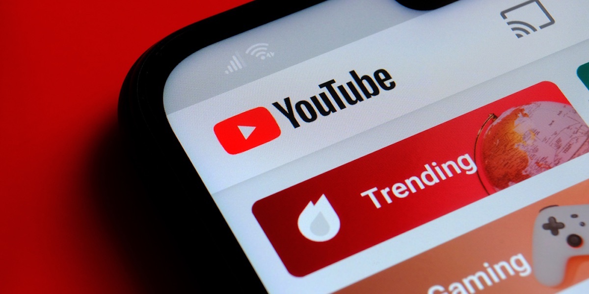 Optimizing YouTube Videos to Go Viral During the Holidays