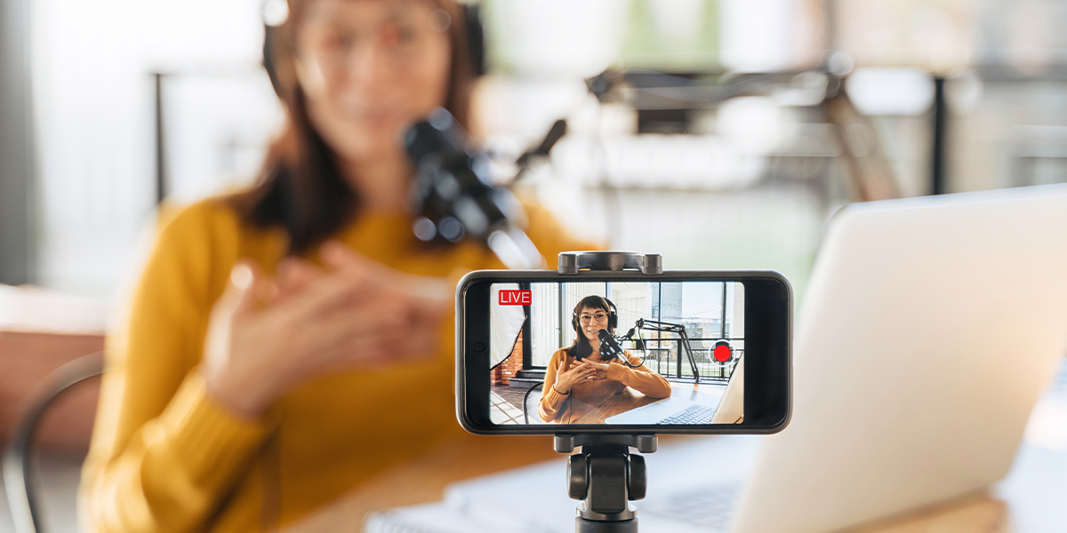 Patient and caregiver influencers in healthcare marketing