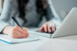 Four Expert Tips on Writing Engaging Content