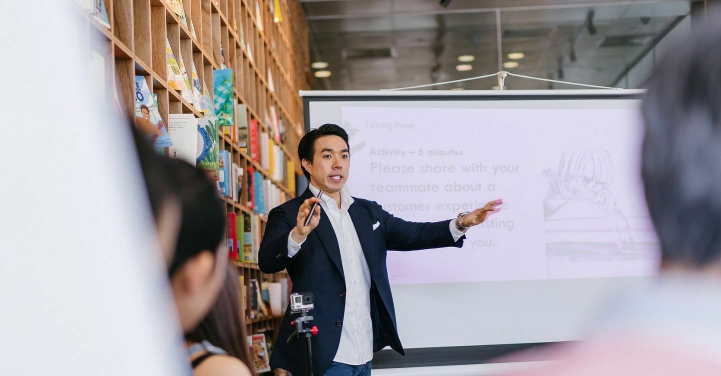 17 Sales Experts & Leaders Who Are Changing the Game