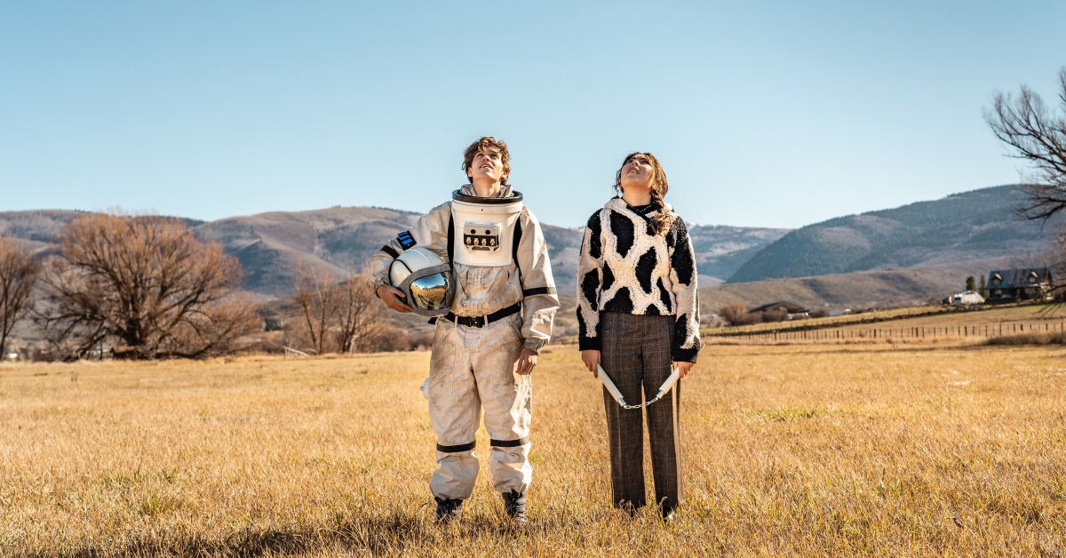 An out-of-this-world film powered by nostalgia, friendship, and community