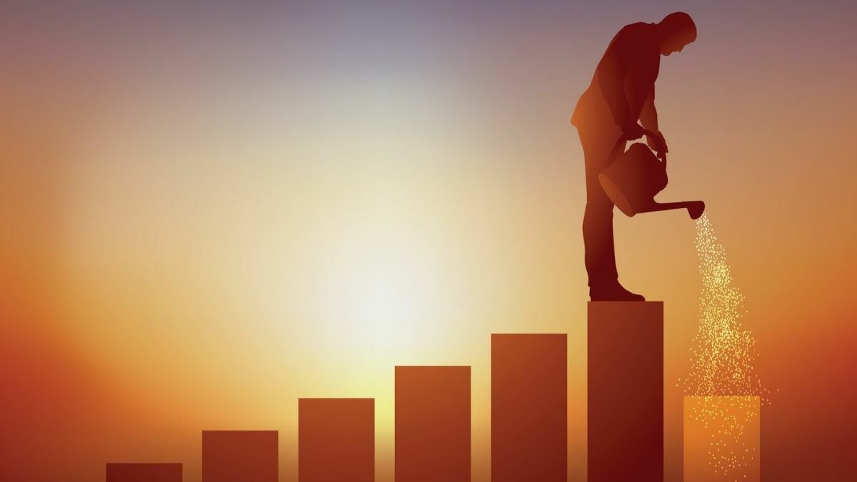 How To Know When It's Time to Scale Your Sales Enablement Strategy