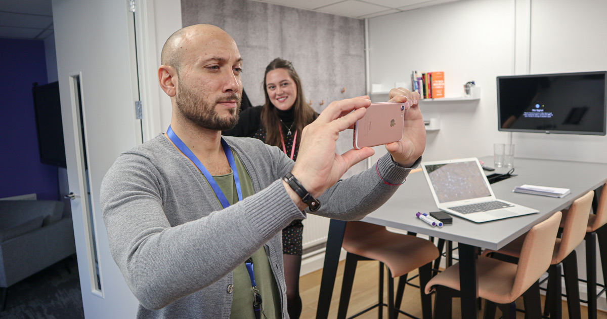 Using GIFs for Business: How to Find and Create Your Own