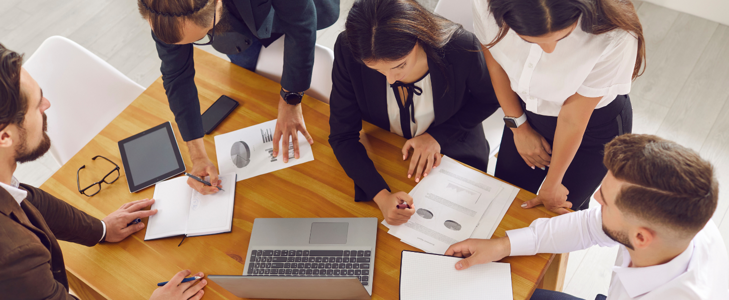 Direct sales enablement Vs. Partner sales enablement: What's the difference?