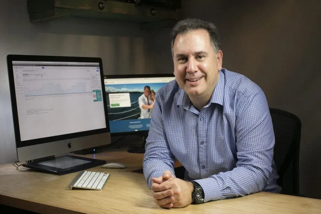 Transforming Affiliate Marketing Insights: How Larry Ludwig Leveraged Woopra to Optimize Campaigns