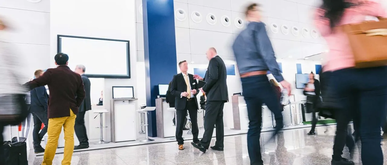 6 Essential Steps for Increasing Foot Traffic to Your Retail Store With Local Listings