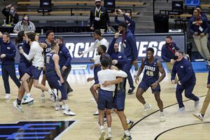 A Netflix Intermission during March Madness to Inspire What's Possible with B2B Content Marketing | The Juice