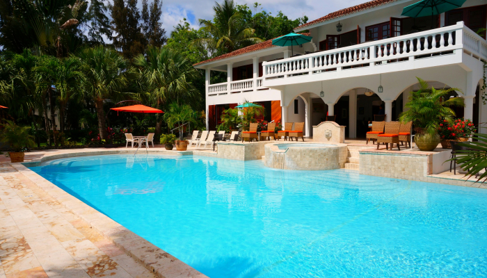 Sales Fails: "I fell into the pool while showing a luxury home"